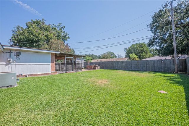 5627 W CIRCLE Drive, Alexandria, LA 71301