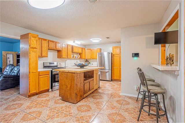 5627 W CIRCLE Drive, Alexandria, LA 71301