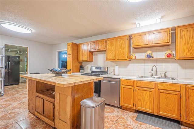 5627 W CIRCLE Drive, Alexandria, LA 71301