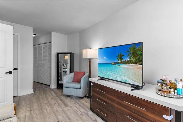 1011 Anglers CV H403, Marco Island, FL 34145