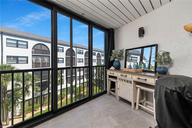 1011 Anglers CV H403, Marco Island, FL 34145