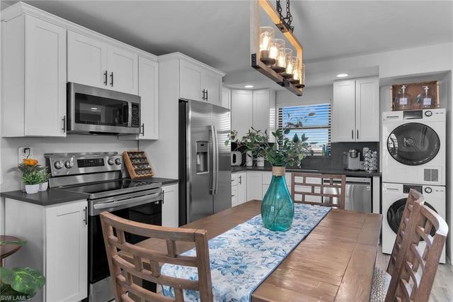 1011 Anglers CV H403, Marco Island, FL 34145