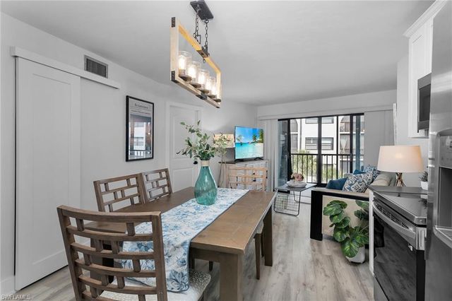 1011 Anglers CV H403, Marco Island, FL 34145