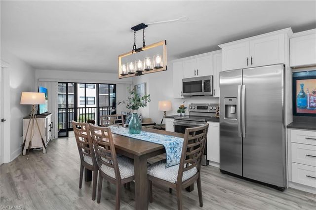1011 Anglers CV H403, Marco Island, FL 34145