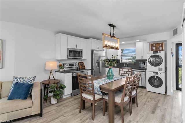1011 Anglers CV H403, Marco Island, FL 34145