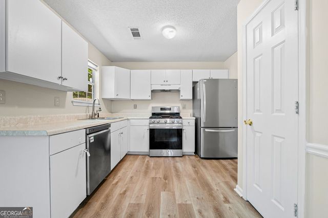 2397 Rambling Way, Lithonia, GA 30058
