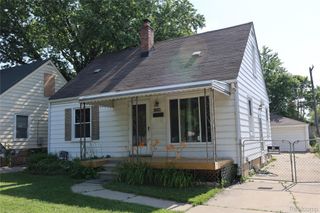 27226 Lawnwood Street, Roseville, MI 48066