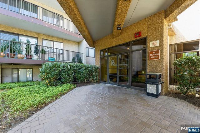 521 Piermont Avenue 409, River Vale, NJ 07675