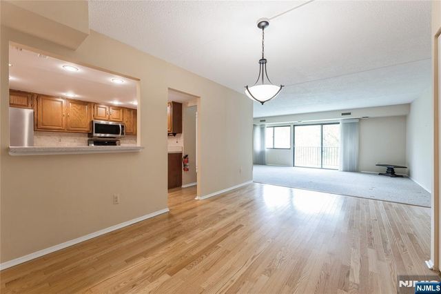 521 Piermont Avenue 409, River Vale, NJ 07675