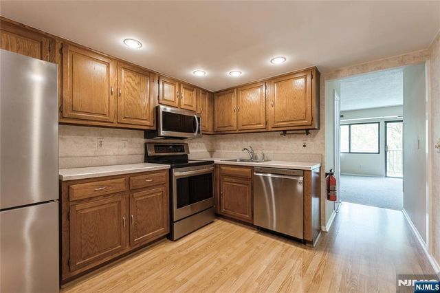 521 Piermont Avenue 409, River Vale, NJ 07675