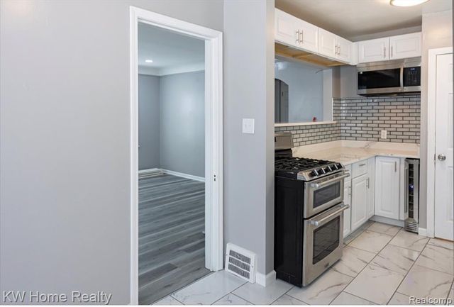 20051 Prairie Street, Detroit, MI 48221