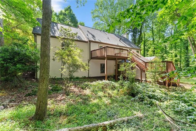 1476 W Lake Drive, Gainesville, GA 30501