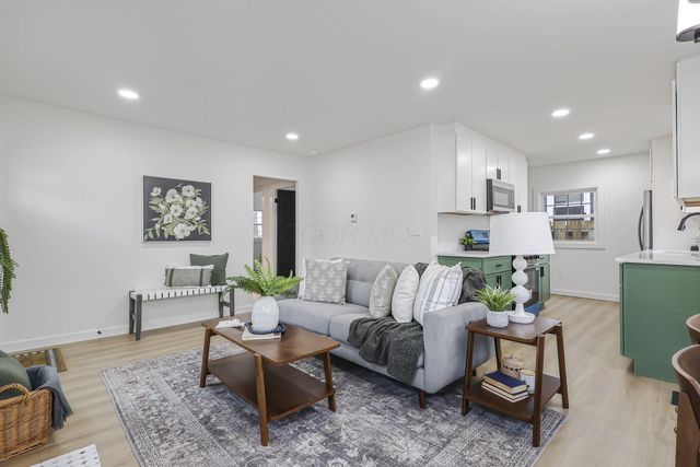 878 Grandon Avenue, Columbus, OH 43209