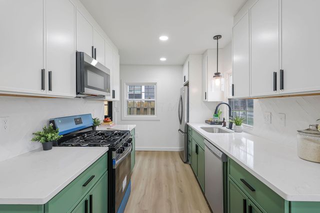 878 Grandon Avenue, Columbus, OH 43209