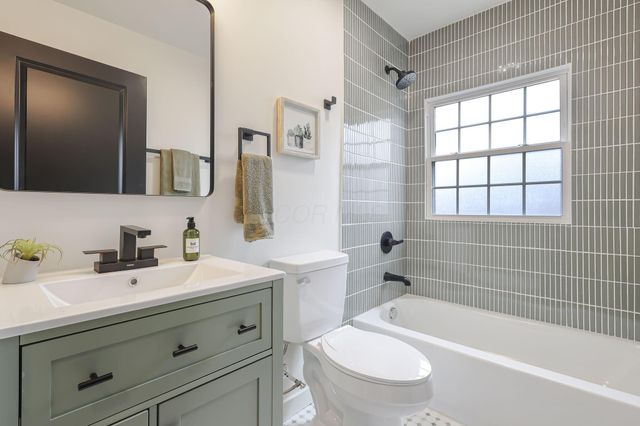 878 Grandon Avenue, Columbus, OH 43209