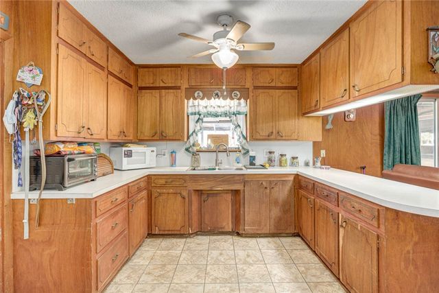 620 W Nelson Ave, Aransas Pass, TX 78336