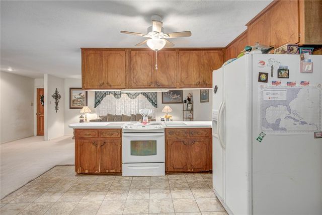 620 W Nelson Ave, Aransas Pass, TX 78336