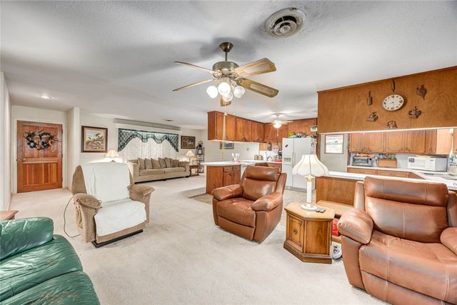 620 W Nelson Ave, Aransas Pass, TX 78336