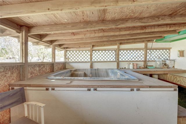 620 W Nelson Ave, Aransas Pass, TX 78336