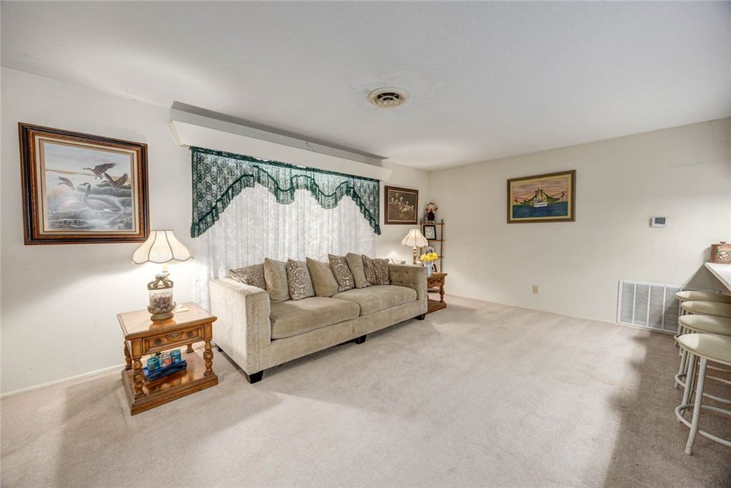 620 W Nelson Ave, Aransas Pass, TX 78336 — photo 5