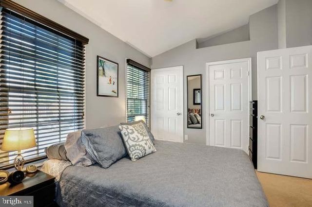 5008 9TH ST S, Arlington, VA 22204