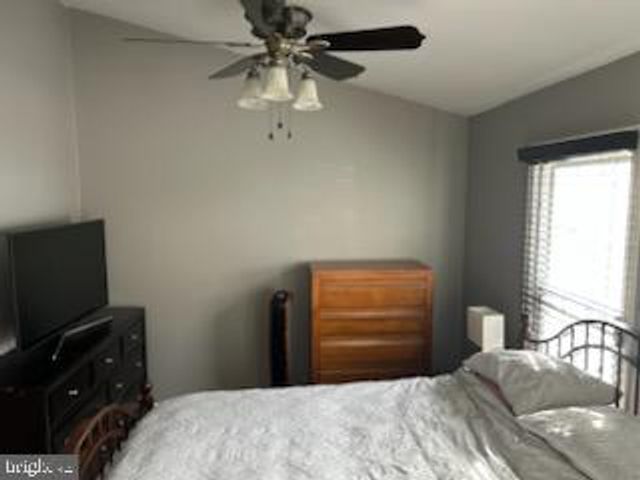 5008 9TH ST S, Arlington, VA 22204