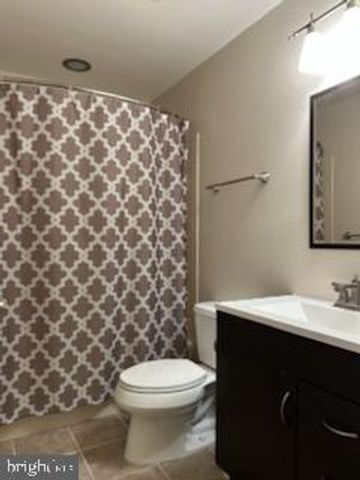 5008 9TH ST S, Arlington, VA 22204