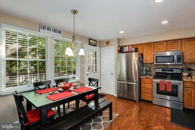 5008 9TH ST S, Arlington, VA 22204