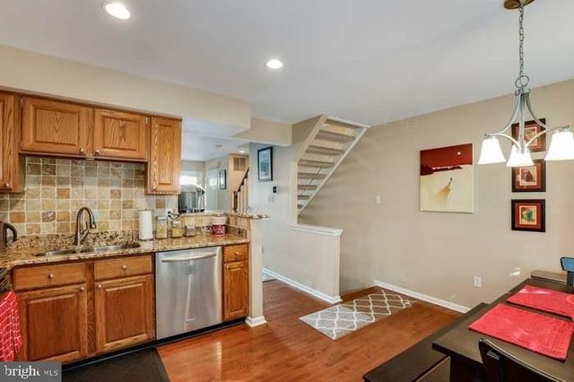 5008 9TH ST S, Arlington, VA 22204