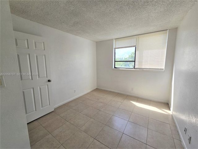 1850 N Congress Ave 311, West Palm Beach, FL 33401