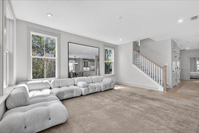 1506 N Lakeshore Drive, Mount Pleasant, SC 29466
