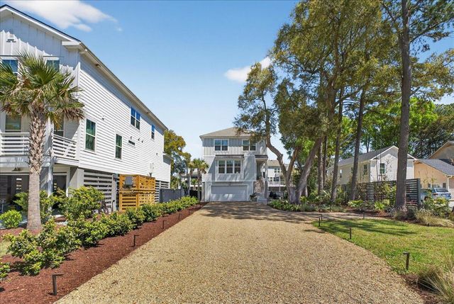 1506 N Lakeshore Drive, Mount Pleasant, SC 29466