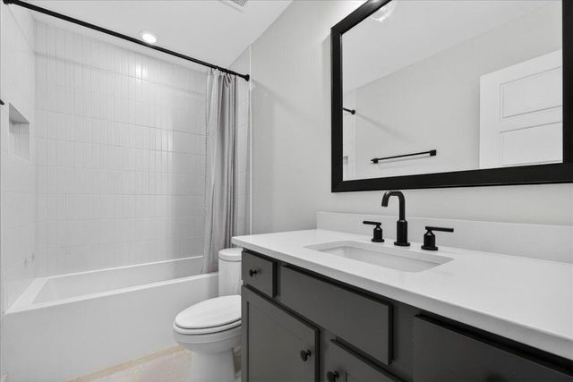 1506 N Lakeshore Drive, Mount Pleasant, SC 29466