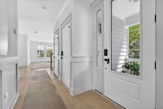 1506 N Lakeshore Drive, Mount Pleasant, SC 29466