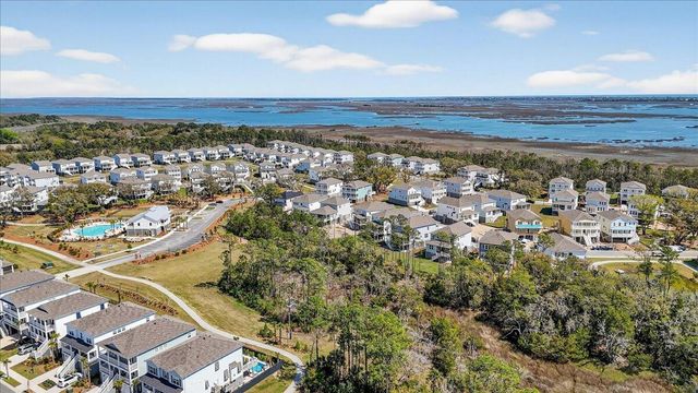 1506 N Lakeshore Drive, Mount Pleasant, SC 29466
