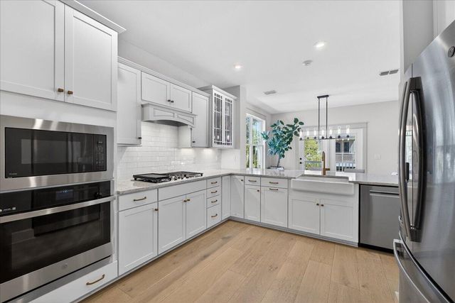 1506 N Lakeshore Drive, Mount Pleasant, SC 29466