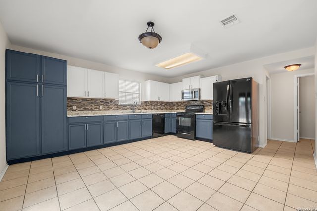 7611 Cedar Farm, San Antonio, TX 78239