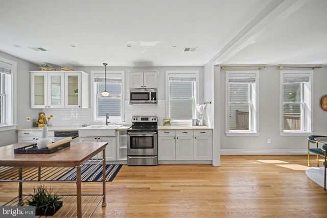2010 14TH ST SE, Washington, DC 20020
