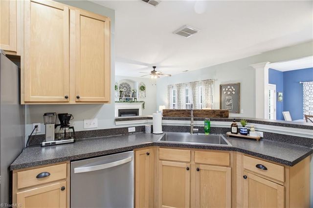 4134 Grassy Knoll Circle, Winston-salem, NC 27107