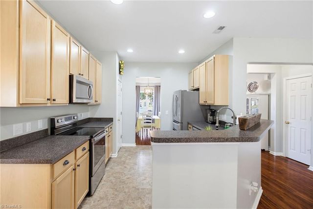 4134 Grassy Knoll Circle, Winston-salem, NC 27107