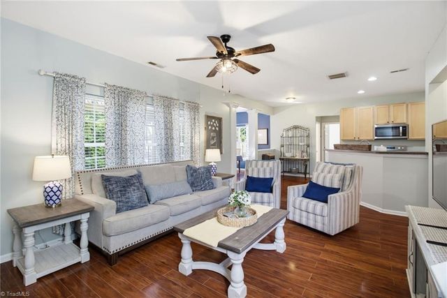 4134 Grassy Knoll Circle, Winston-salem, NC 27107