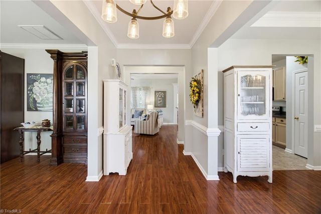4134 Grassy Knoll Circle, Winston-salem, NC 27107