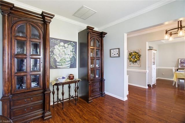 4134 Grassy Knoll Circle, Winston-salem, NC 27107