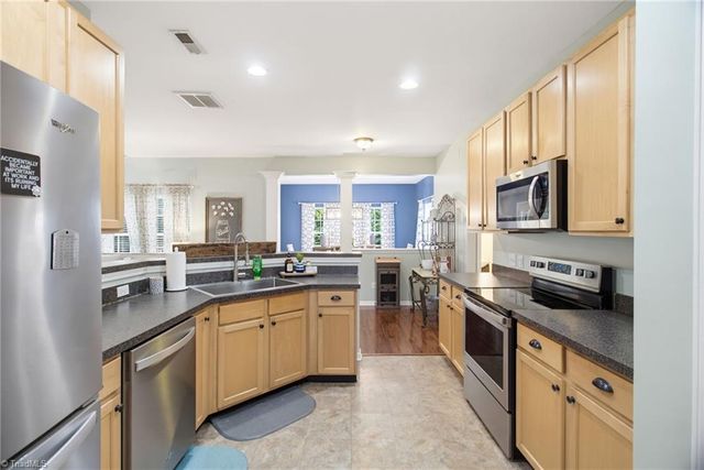 4134 Grassy Knoll Circle, Winston-salem, NC 27107