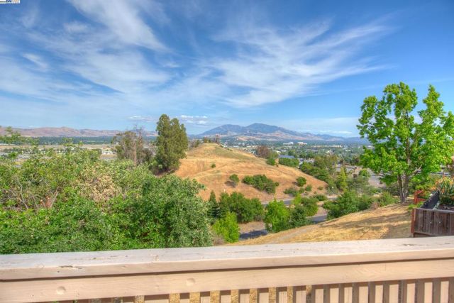 2617 Start Tree Ct, Martinez, CA 94553