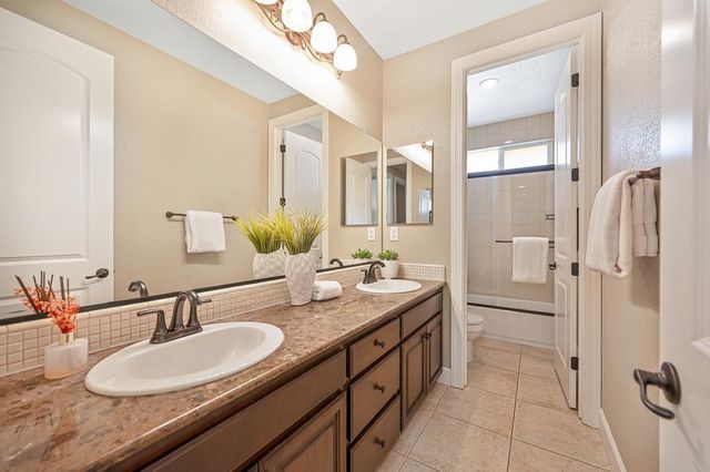 936 Anvil Cir, Rocklin, CA 95765