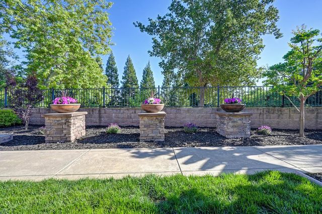 936 Anvil Cir, Rocklin, CA 95765