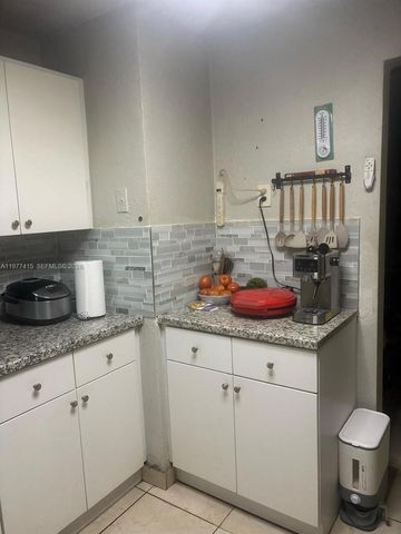 1484 NW 15th Avenue 3, Miami, FL 33125