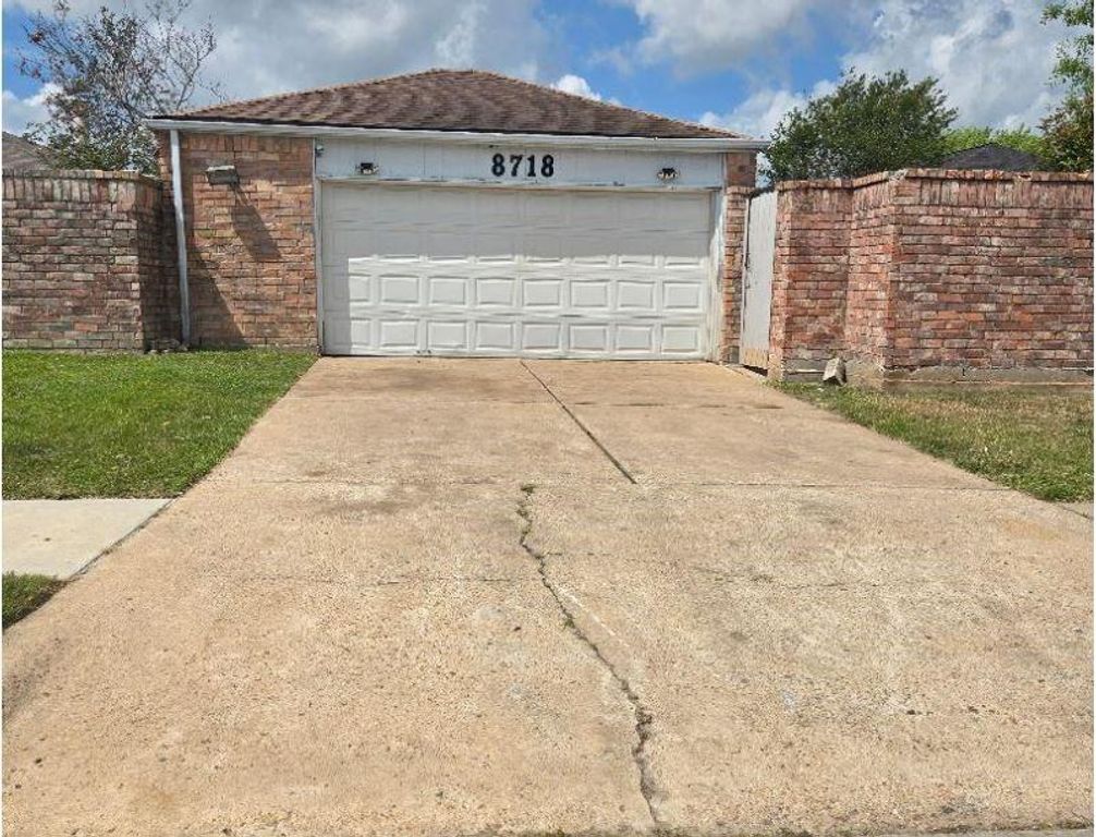 8718 Brummel Drive, Houston, TX 77099