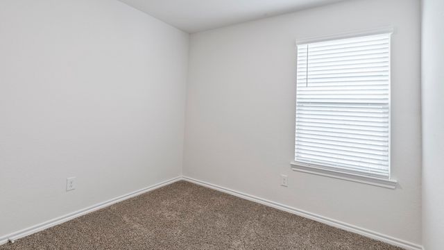 901 Barton Drive, Ennis, TX 75119